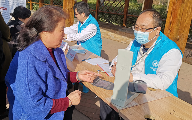 【学雷锋日】广发在线,广发（中国）举办“爱满京城，牵手智慧家医”志愿服务活动(图5)